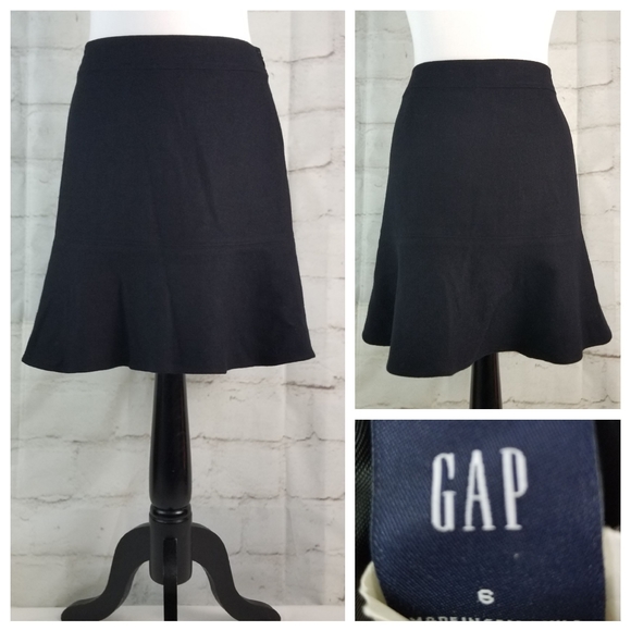 GAP Dresses & Skirts - Gap 6 Black Wool Blend Short Trumpet Hem Skirt